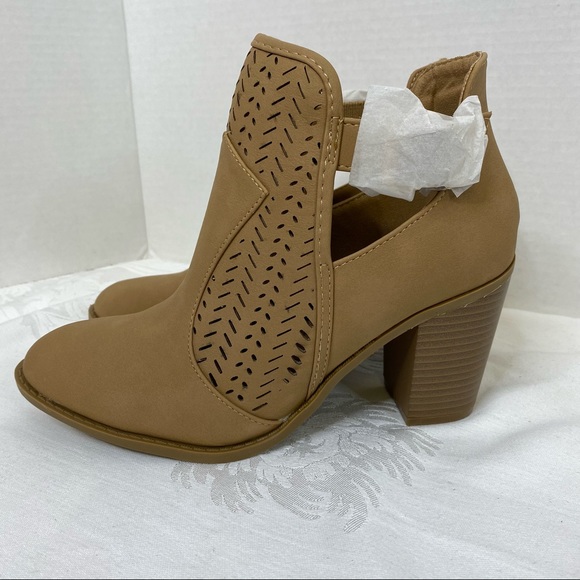 TOP Moda Shoes - Top Moda Heel Bootie Boots Women's Size 8